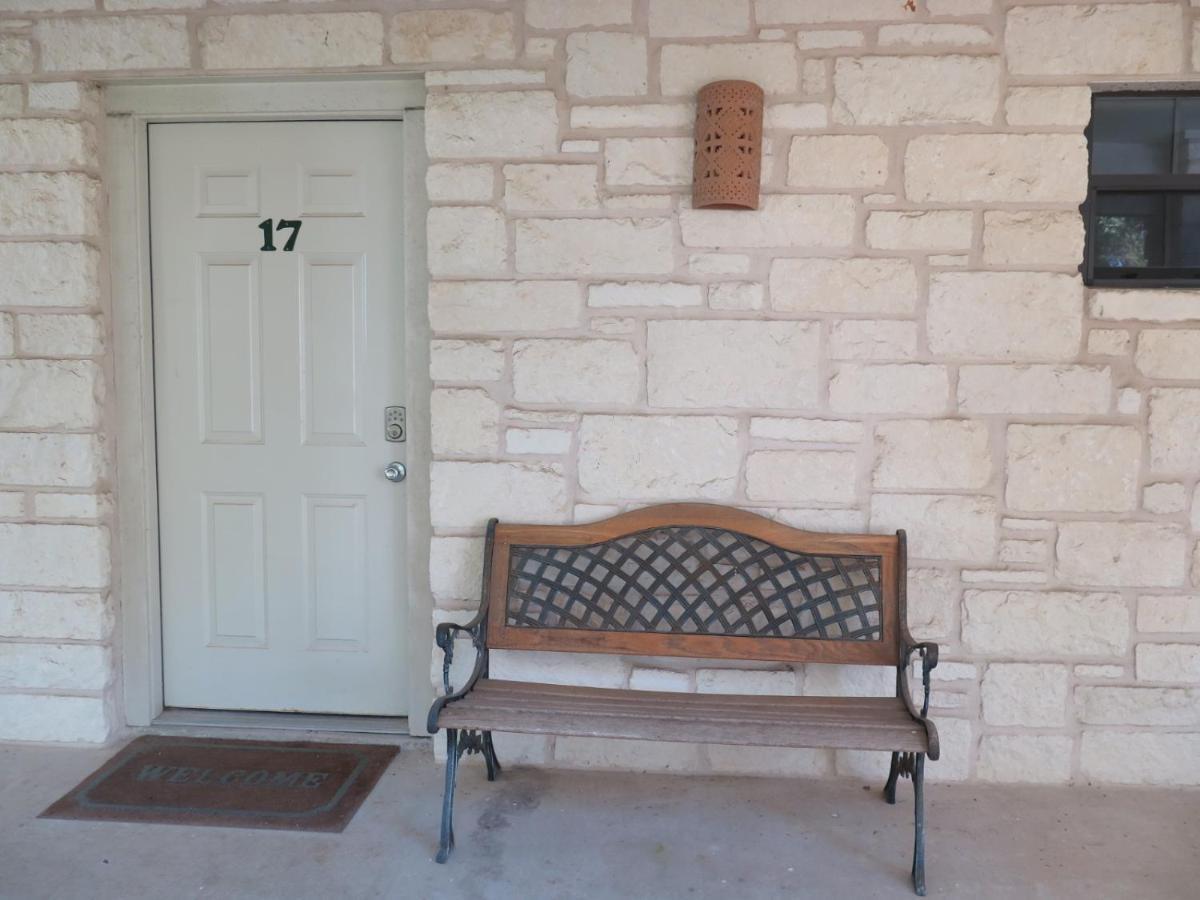 Wimberley Inn & Bar Екстер'єр фото