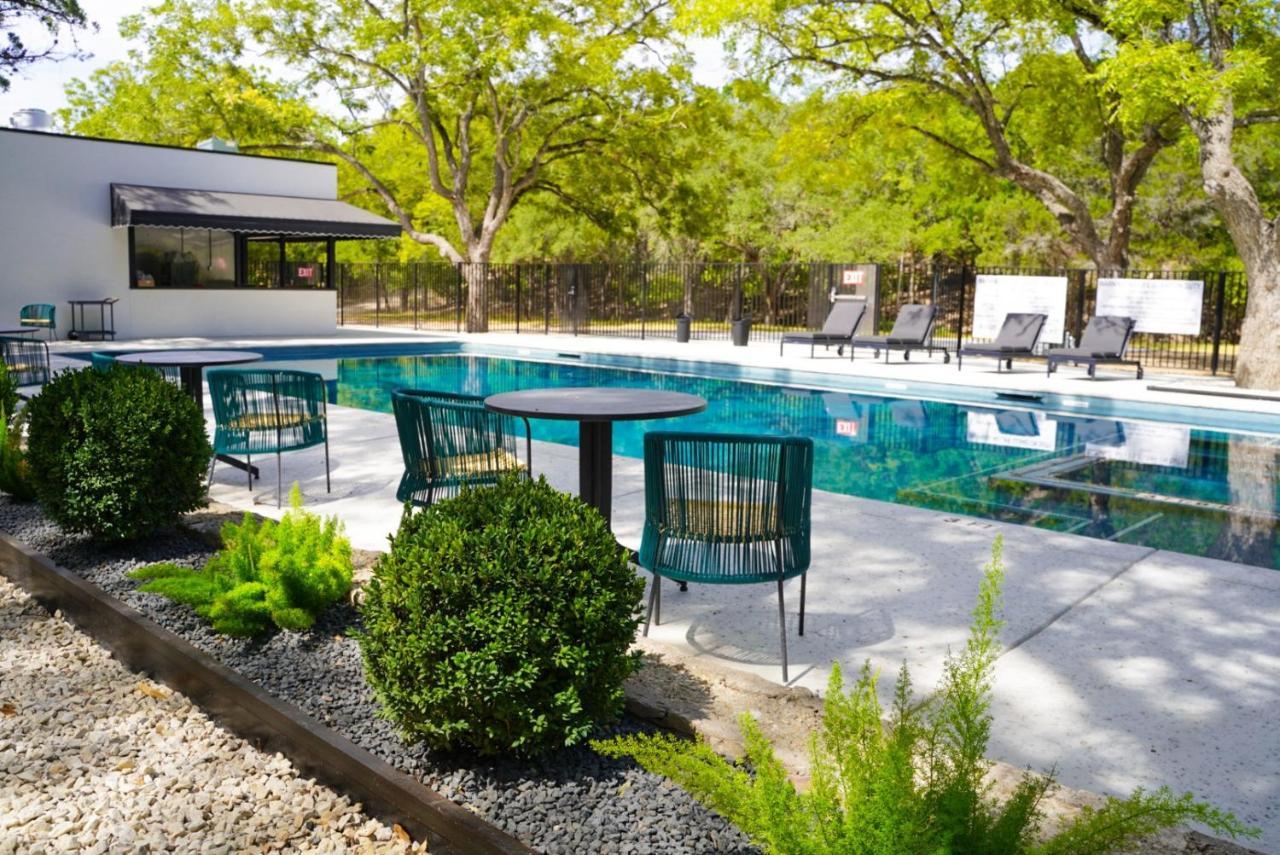 Wimberley Inn & Bar Екстер'єр фото